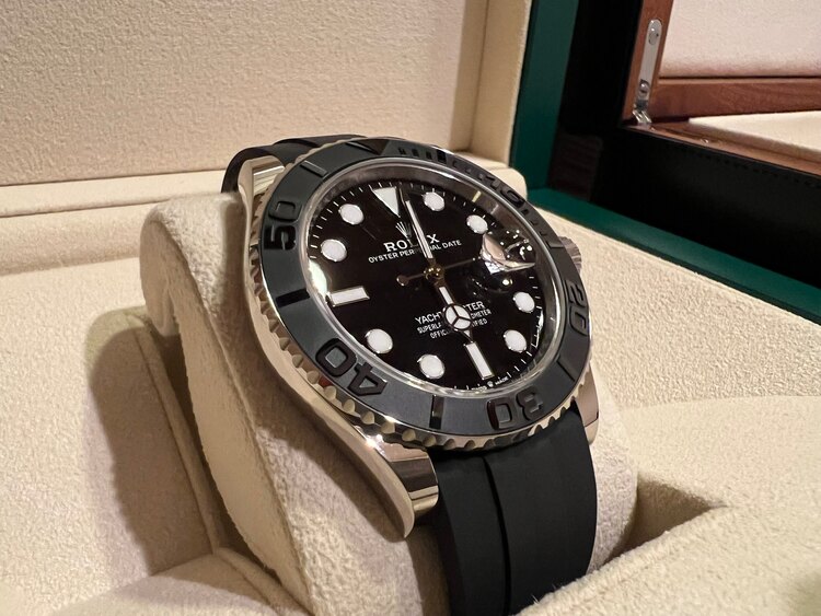 ロレックス ヨットマスター 22665（高級時計）の商品画像 - 査定依頼日：2025年5月8日 - 最高査定価格：3,800,000円