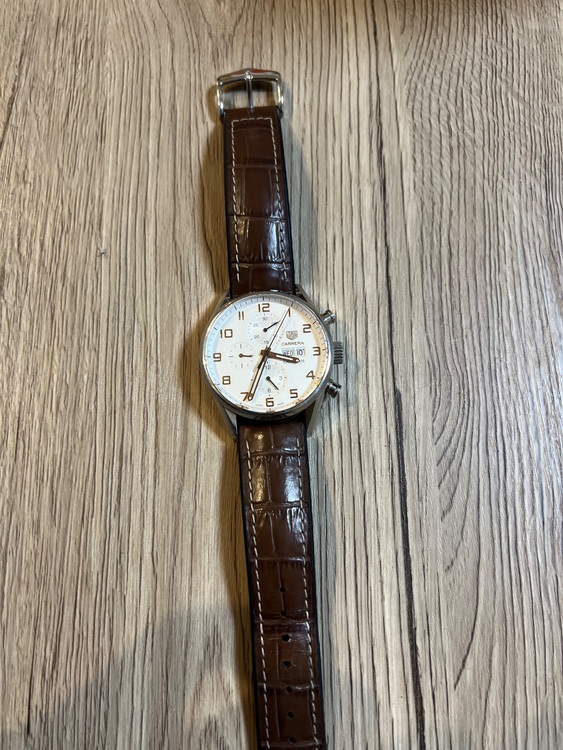 タグホイヤー カレラ CV2A1ACWPV414（高級時計）の商品画像 - 査定依頼日：2025年10月26日 - 最高査定価格：250,000円