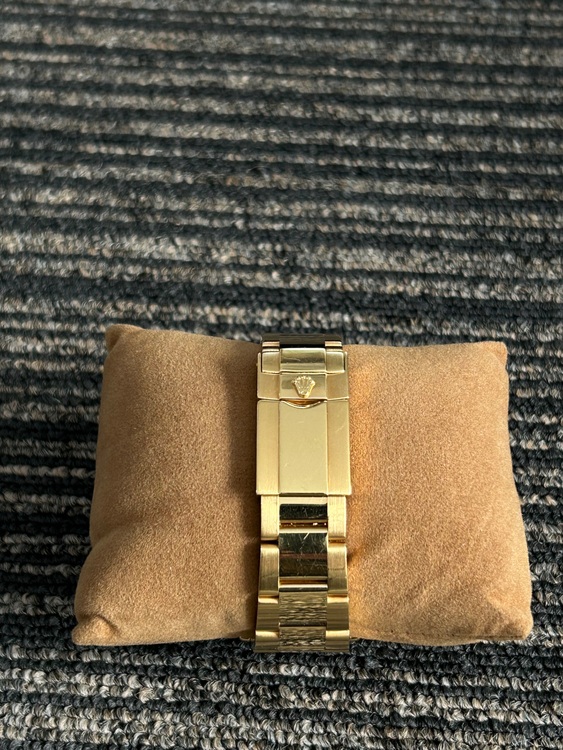 コスモグラフデイトナ（高級時計）の商品画像 - 査定依頼日：2025年6月30日 - 最高査定価格：5,300,000円