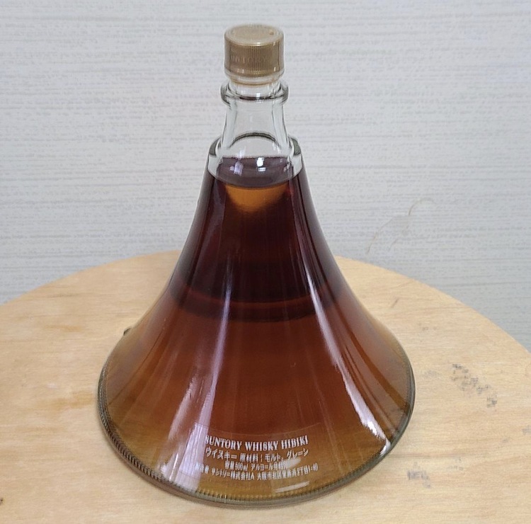 ウイスキー サントリー響 （お酒）の商品画像 - 査定依頼日：2026年3月17日 - 最高査定価格：65,000円