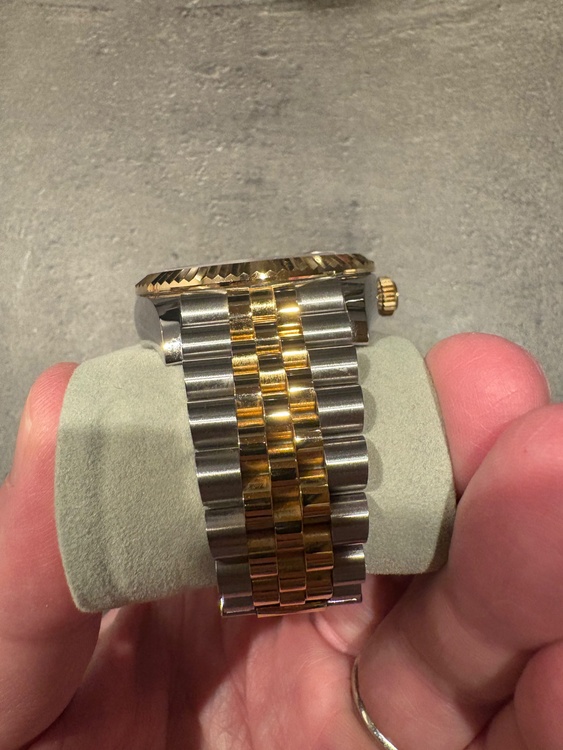 ロレックス スカイドゥエラー 33693（高級時計）の商品画像 - 査定依頼日：2026年1月22日 - 最高査定価格：3,800,000円