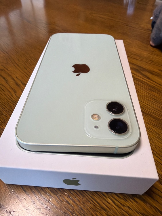 iPhone 12 128GB Softbank（スマホ）の商品画像 - 査定依頼日：2026年1月18日 - 最高査定価格：28,000円