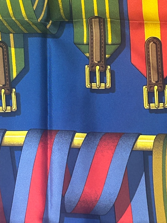 品　HERMES カレ90 スカーフ ベルト柄　サングル（古着・ファッション）の商品画像 - 査定依頼日：2026年8月25日 - 最高査定価格：100,000円