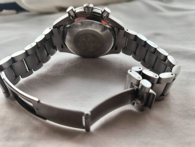 オメガ スピードマスター 3523.50（高級時計）の商品画像 - 査定依頼日：2025年8月29日 - 最高査定価格：250,000円