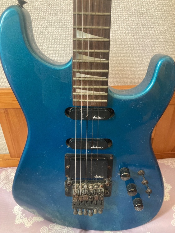 Charvel Model4（ピアノ・楽器・PA機材）の商品画像 - 査定依頼日：2026年8月12日 - 最高査定価格：31,000円