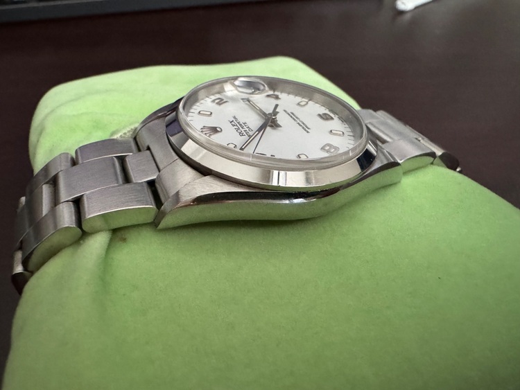 オイスターパーペチュアルデイト（高級時計）の商品画像 - 査定依頼日：2025年9月15日 - 最高査定価格：700,000円