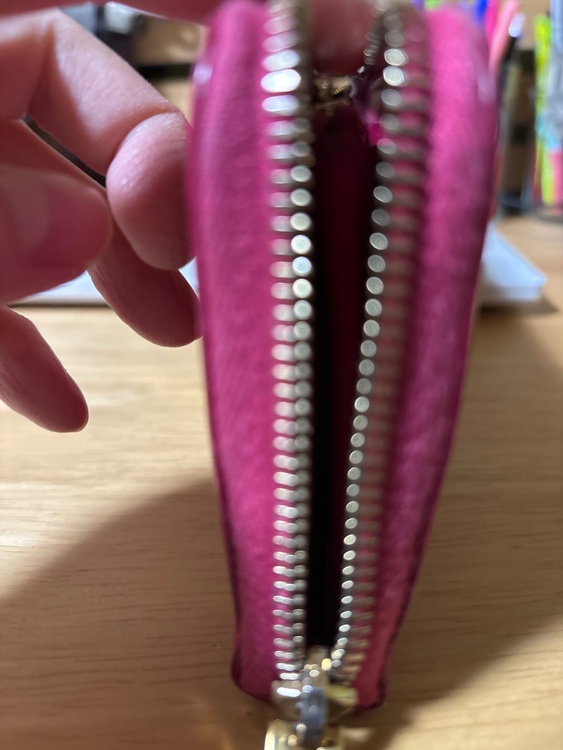 イブサンローラン  （ブランドバッグ）の商品画像 - 査定依頼日：2025年12月6日 - 最高査定価格：30,000円