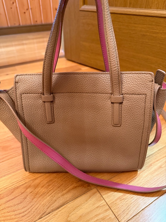 エイミー トートバッグ　グレー　レザー（ブランドバッグ）の商品画像 - 査定依頼日：2026年4月19日 - 最高査定価格：25,000円