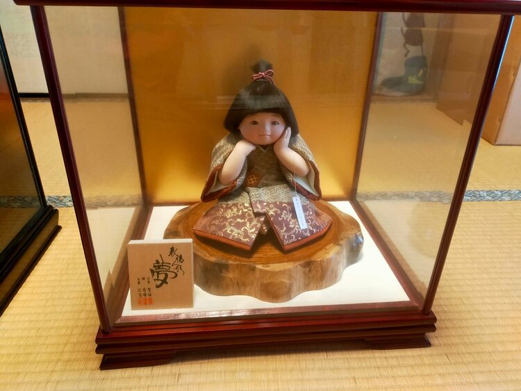 日本人形（美術品・骨董品）の商品画像 - 査定依頼日：2026年6月4日 - 最高査定価格：5,000円