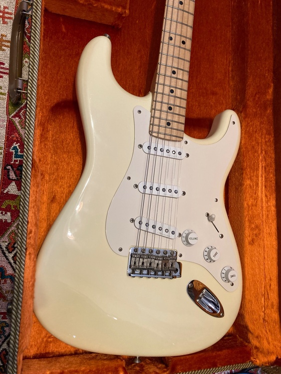 Custom Clapton Strat（ピアノ・楽器・PA機材）の商品画像 - 査定依頼日：2026年6月22日 - 最高査定価格：400,000円