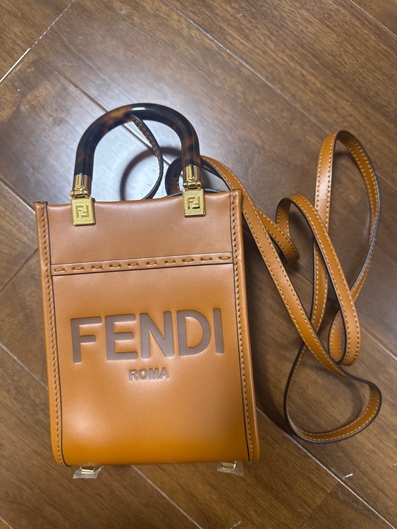 フェンディ（ブランドバッグ）の商品画像 - 査定依頼日：2026年10月12日 - 最高査定価格：100,000円