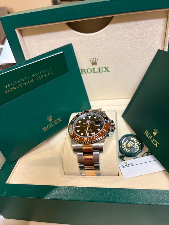 ロレックス GMTマスター M 126711b（高級時計）の商品画像 - 査定依頼日：2026年2月7日 - 最高査定価格：3,200,000円