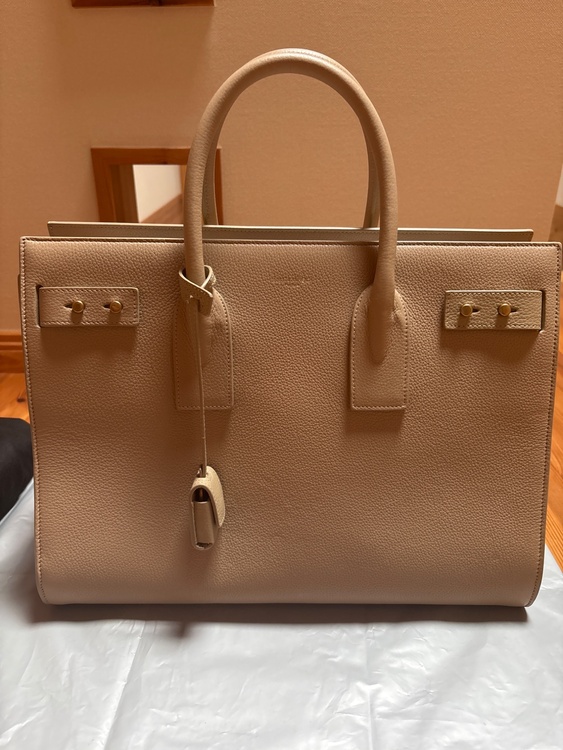 イブサンローラン  （ブランドバッグ）の商品画像 - 査定依頼日：2026年4月7日 - 最高査定価格：170,000円