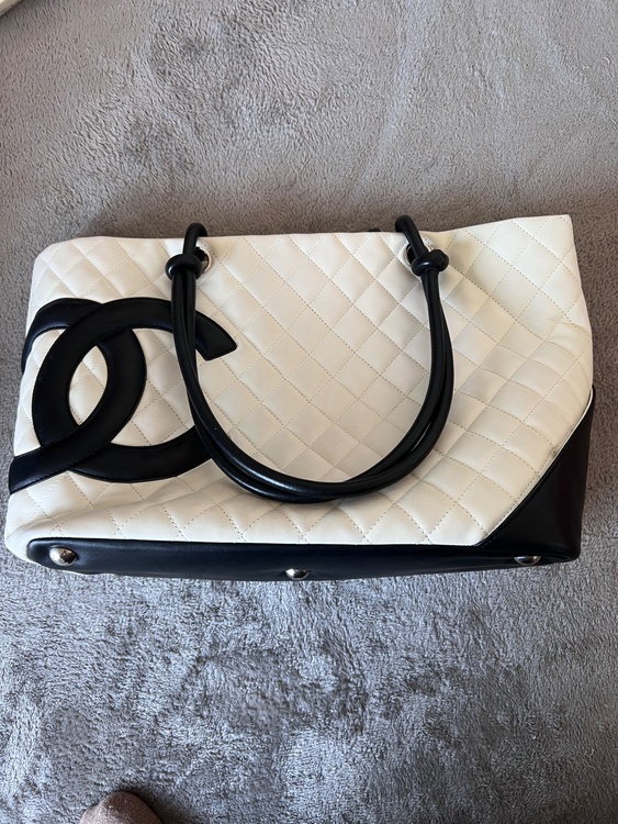 カンボン　白（ブランドバッグ）の商品画像 - 査定依頼日：2026年3月7日 - 最高査定価格：150,000円