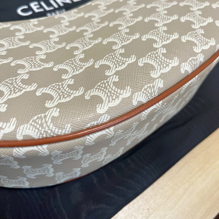 CELINE セリーヌ AVA（アヴァ）バッグ（ブランドバッグ）の商品画像 - 査定依頼日：2026年2月8日 - 最高査定価格：120,000円