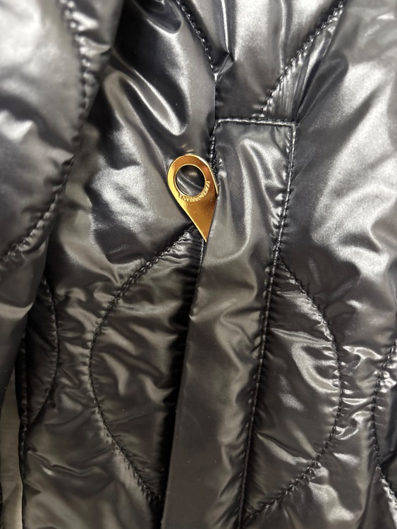 ブルゾン　黒（古着・ファッション）の商品画像 - 査定依頼日：2025年9月23日 - 最高査定価格：10,000円