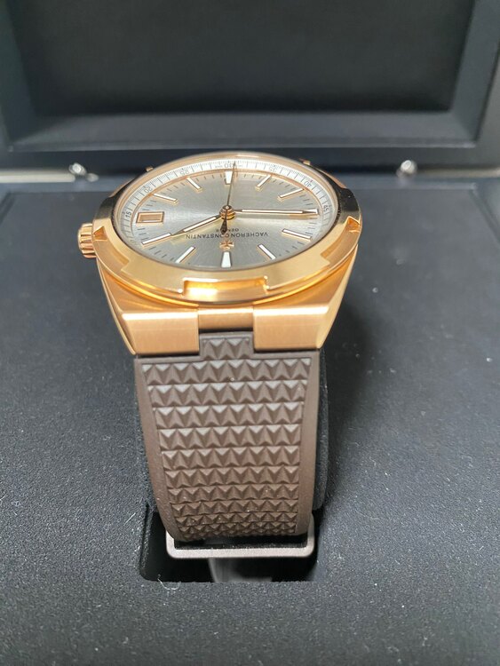 オーヴァーシーズ（高級時計）の商品画像 - 査定依頼日：2025年4月9日 - 最高査定価格：4,000,000円