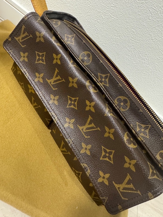 ヴィバシテ（ブランドバッグ）の商品画像 - 査定依頼日：2025年6月13日 - 最高査定価格：130,000円