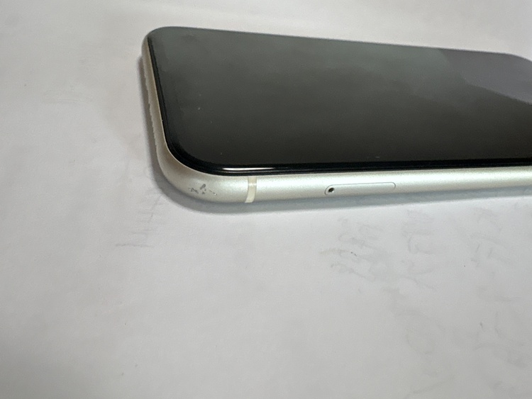 iPhone11 64GB Softbank（スマホ）の商品画像 - 査定依頼日：2026年4月6日 - 最高査定価格：19,000円