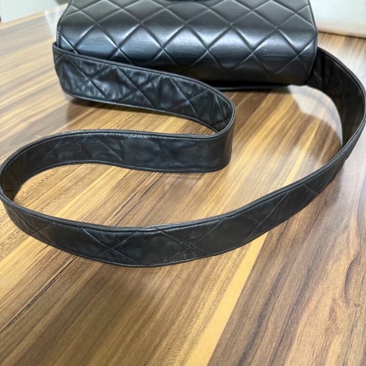 マトラッセ ショルダーバッグ ブラック（ブランドバッグ）の商品画像 - 査定依頼日：2025年8月22日 - 最高査定価格：170,000円