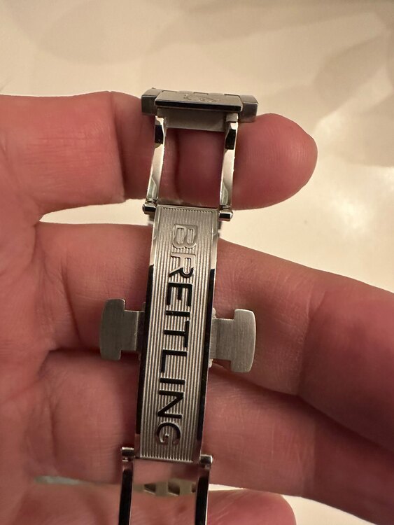 ブライトリング ナビタイマー AB013（高級時計）の商品画像 - 査定依頼日：2025年5月9日 - 最高査定価格：840,000円