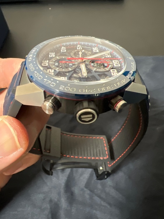 タグホイヤー カレラ CAR2A1（高級時計）の商品画像 - 査定依頼日：2026年2月24日 - 最高査定価格：350,000円