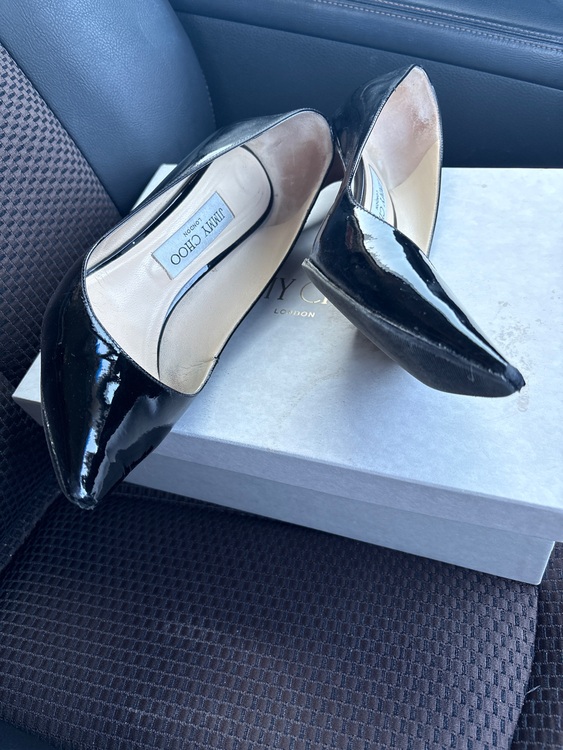 ジミーチュウ  （ブランドバッグ）の商品画像 - 査定依頼日：2025年9月22日 - 最高査定価格：100,000円