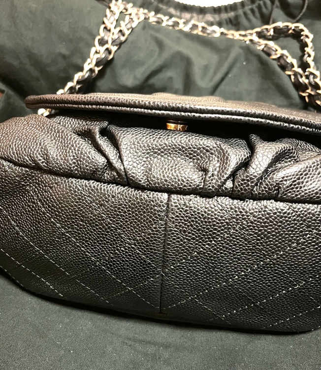 シャネル ハーフムーン チェーンショルダーバッグ（ブランドバッグ）の商品画像 - 査定依頼日：2025年9月3日 - 最高査定価格：260,000円