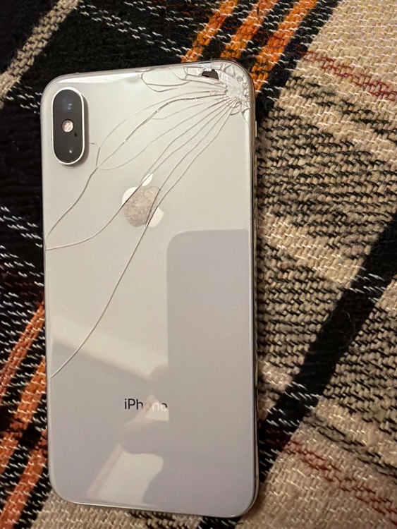 iPhoneXS 256GB au（スマホ）の商品画像 - 査定依頼日：2026年2月4日 - 最高査定価格：13,000円