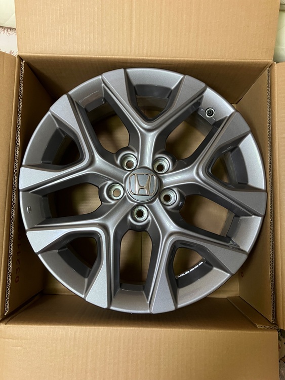 ホンダzrv x純正　18インチ　pcd.114.3mm インセット　50mm （カー用品）の商品画像 - 査定依頼日：2025年10月18日 - 最高査定価格：5,000円