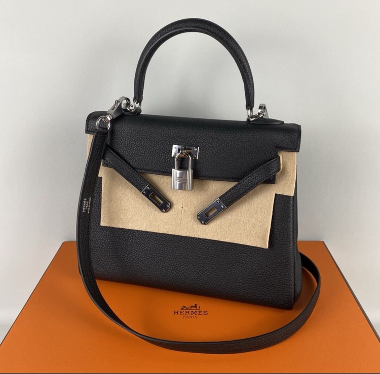 ケリー25 ブラック トゴ W刻印 シルバー金具（ブランドバッグ）の商品画像 - 査定依頼日：2025年10月2日 - 最高査定価格：3,300,000円