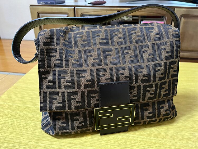 フェンディ  （ブランドバッグ）の商品画像 - 査定依頼日：2025年2月23日 - 最高査定価格：115,000円