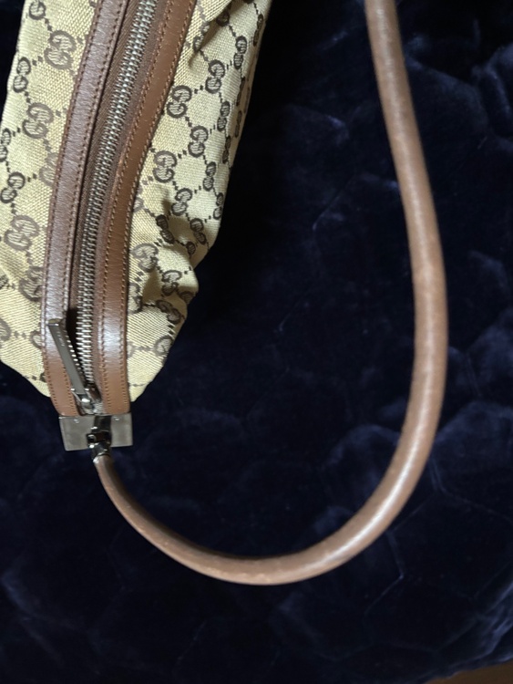 GUCCIショルダーバッグ（ブランドバッグ）の商品画像 - 査定依頼日：2026年8月31日 - 最高査定価格：100,000円