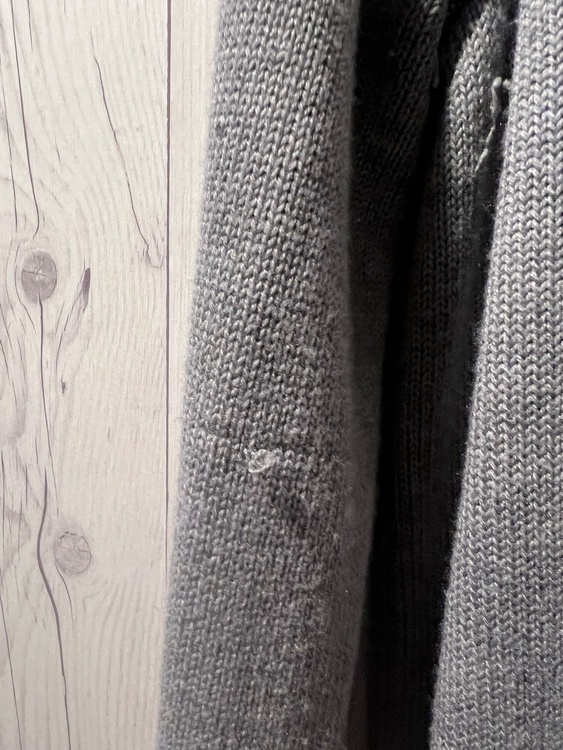 ニットパーカー（古着・ファッション）の商品画像 - 査定依頼日：2025年12月21日 - 最高査定価格：10,000円