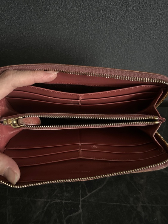 長財布（ブランド財布・小物）の商品画像 - 査定依頼日：2025年11月17日 - 最高査定価格：2,000円