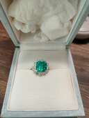 エメラルド指輪（宝石）の商品画像 - 査定依頼日：2024年12月18日 - 最高査定価格：1,550,000円