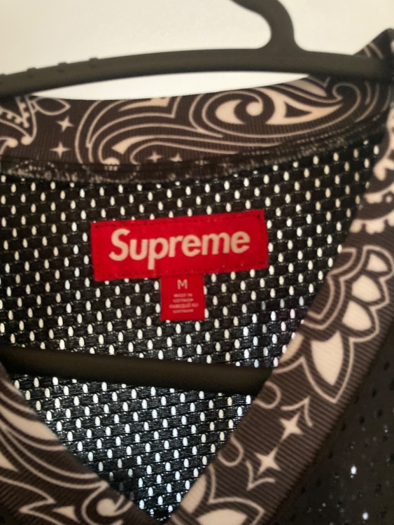 Supreme Bandana Football Jersey "Black"（古着・ファッション）の商品画像 - 査定依頼日：2026年3月1日 - 最高査定価格：100,000円