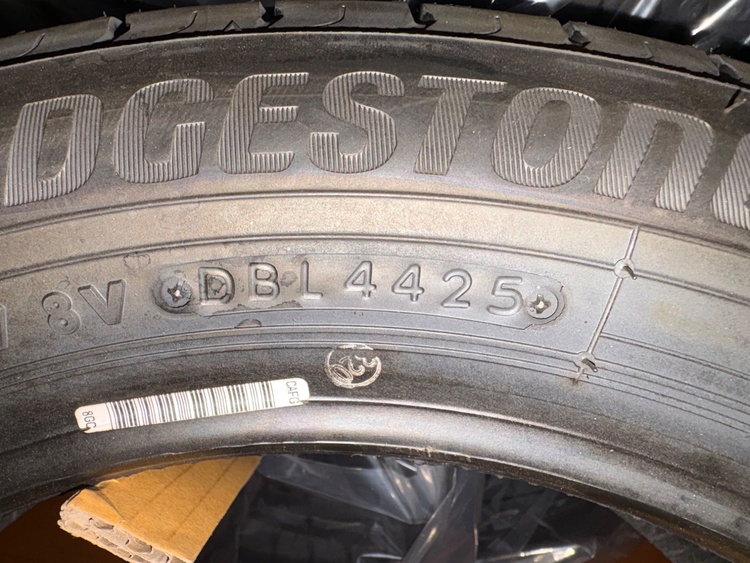 ブリヂストン　NEWNO 155/65r14（カー用品）の商品画像 - 査定依頼日：2026年4月1日 - 最高査定価格：5,000円