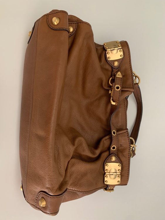 ミュウミュウ  （ブランドバッグ）の商品画像 - 査定依頼日：2025年10月13日 - 最高査定価格：12,000円