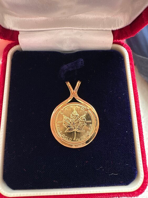 ネックレストップ（金・貴金属）の商品画像 - 査定依頼日：2023年12月2日 - 最高査定価格：39,600円