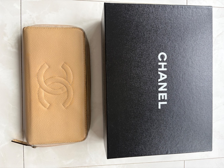 キャビアスキン（ブランド財布・小物）の商品画像 - 査定依頼日：2026年3月26日 - 最高査定価格：15,000円