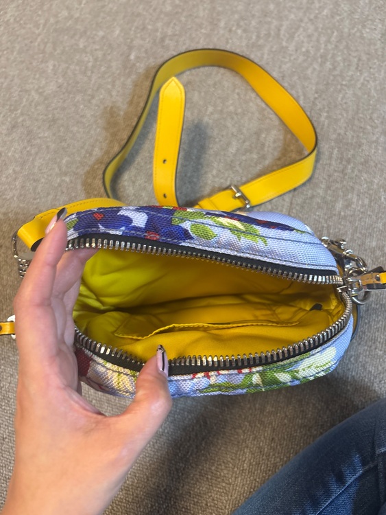 ショルダーバッグ（ブランドバッグ）の商品画像 - 査定依頼日：2025年8月13日 - 最高査定価格：24,000円