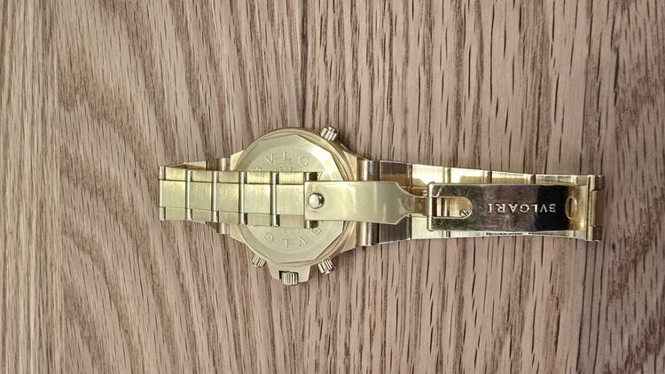 ブルガリ ディアゴノ professional g（高級時計）の商品画像 - 査定依頼日：2025年9月30日 - 最高査定価格：1,350,000円