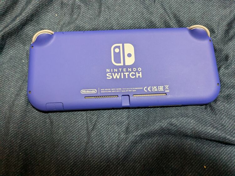 Nintendo Switch light（ゲーム機本体・ゲームソフト）の商品画像 - 査定依頼日：2025年6月14日 - 最高査定価格：7,000円