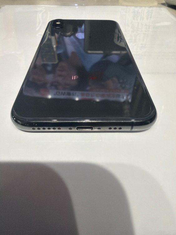 iPhoneXS 256GB docomo（スマホ）の商品画像 - 査定依頼日：2026年5月6日 - 最高査定価格：16,000円
