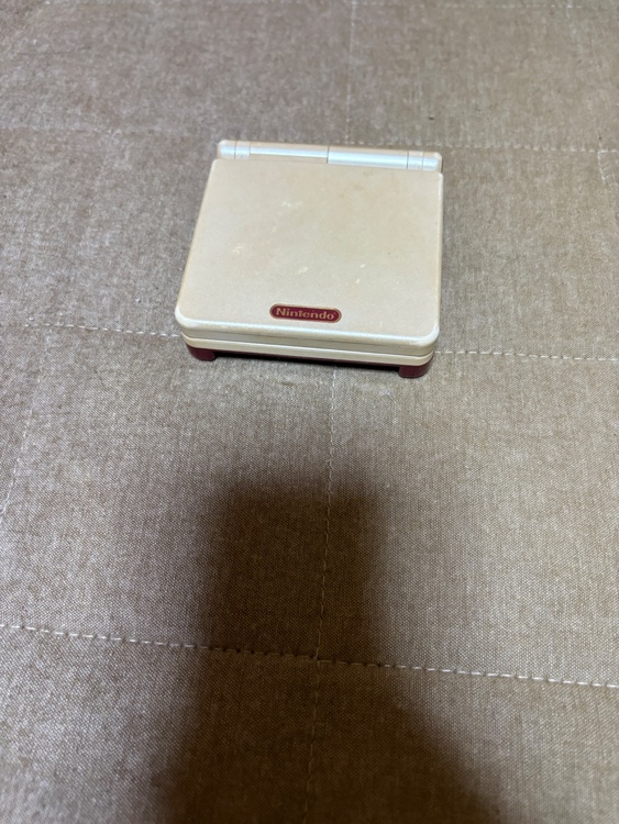 GAME BOY ADVANCE SP FAMICOM COLOR（ゲーム機本体・ゲームソフト）の商品画像 - 査定依頼日：2026年7月13日 - 最高査定価格：3,000円