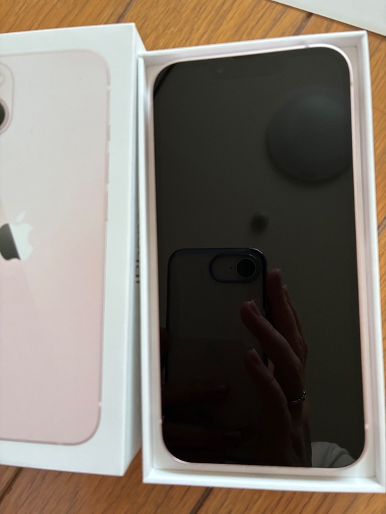 iPhone iPhone 13 128GB SIMフリー（スマホ）の商品画像 - 査定依頼日：2026年6月6日 - 最高査定価格：33,000円