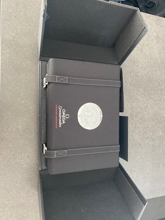 オメガ スピードマスター オ31130423001006（高級時計）の商品画像 - 査定依頼日：2024年12月12日 - 最高査定価格：720,000円