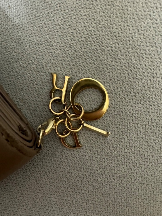 カナージュ財布（ブランド財布・小物）の商品画像 - 査定依頼日：2025年9月19日 - 最高査定価格：11,000円