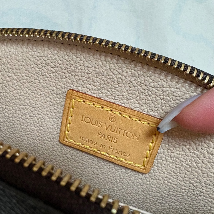 LOUIS VUITTONトゥルースドゥミロンドモノグラムキャンバス（ブランド財布・小物）の商品画像 - 査定依頼日：2026年1月15日 - 最高査定価格：20,000円